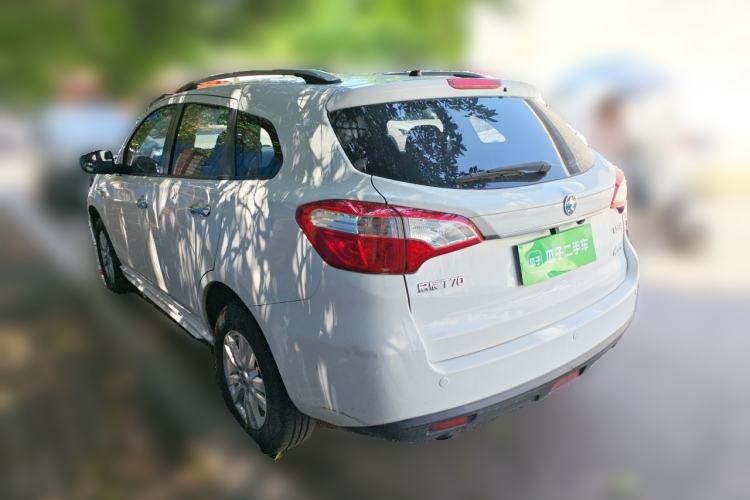 Used Venucia T70 2016 2.0L CVT Smart Choice Edition
