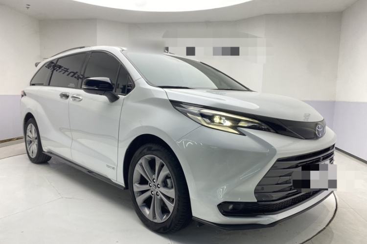 Used Toyota SIENNA 2023 2.5L Hybrid Deluxe Edition