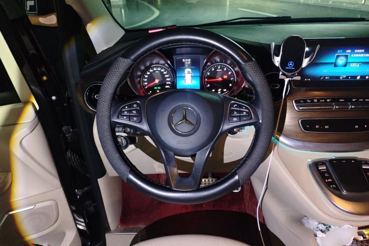 Used Mercedes-Benz V-Class 2021 V 260 Prestige Edition Steering Wheel
