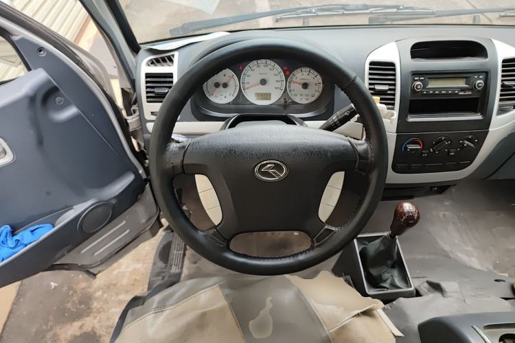 Used King Long Golden Way 2015 2.0L Entrepreneurial Version V19