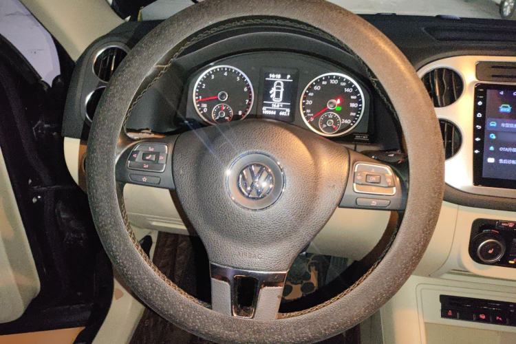 Used Volkswagen Tiguan 2012 2.0 TSI Automatic All-Wheel Drive Flagship Edition Steering Wheel