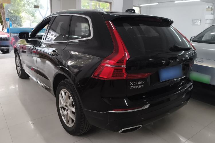 Used Volvo XC60 2021 T5 4x4 Smart Luxury Edition Rear Left 45 Deg
