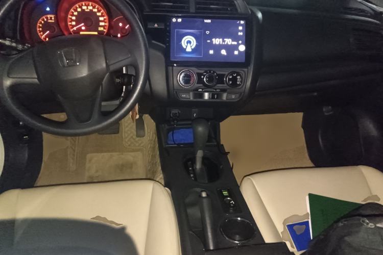 Used Honda Fit 2018 1.5L CVT Comfort Sunroof Version Center Console