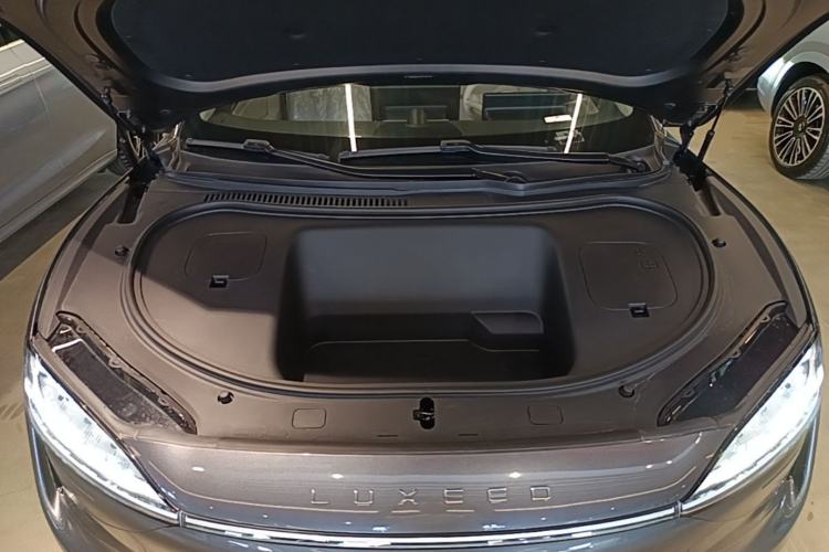 Used Hima Luxeed R7 2024 All-Electric 667 km Max