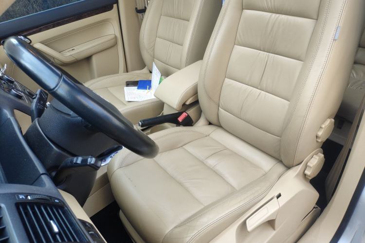 Used Volkswagen Touran 2013 1.4T DSG Crystal Edition 5-Seater Left Front Seat