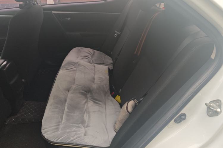 Used Toyota Levin 2016 1.6G CVT Elite Edition Interior 4