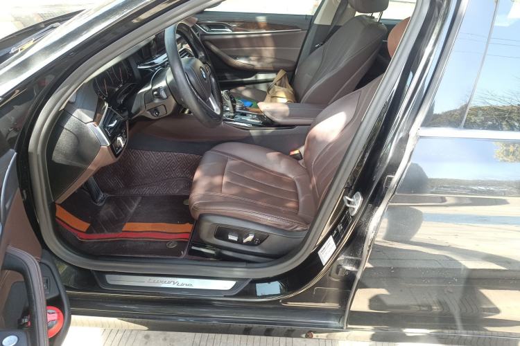 Used BMW 5 Series 2019 Facelifted 525Li Luxury Package
