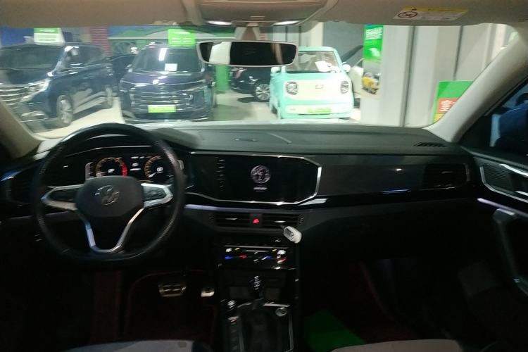 Used Volkswagen Tayron X 2020 330TSI Two-Wheel Drive Luxury Smart Connectivity Version Center Console