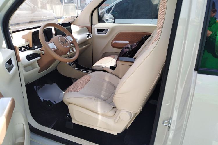 Used Wuling Hongguang MINIEV 2024 3rd Generation 215km Youth Edition Left Front Seat