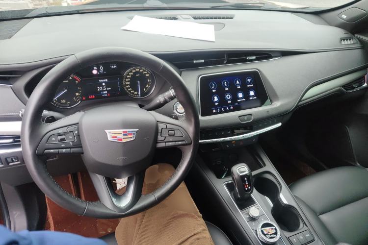 Used Cadillac XT4 2018 28T Two-Wheel Drive Leading Version
