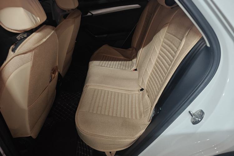 Used Volkswagen T-ROC 2019 230TSI DSG Two-Wheel-Drive Advanced Version China VI Standard Left Rear Seat