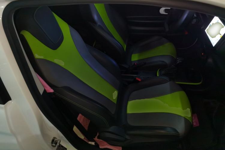 Used Roewe Clever 2021 302 km New Four-Seater Super-Efficient Version Right Front Seat