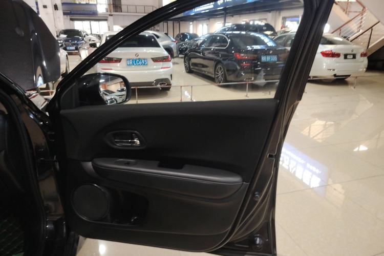 Used Honda Vezel 2017 1.8L CVT Front-Wheel Drive Pioneer Edition