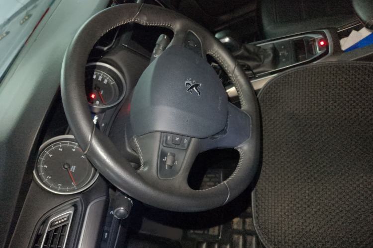 Used Peugeot 408 2014 1.8L Automatic Luxury Edition Steering Wheel