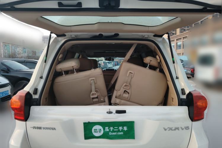 Used Toyota Land Cruiser 2012 4.0L Automatic VX
