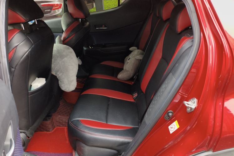 Used Toyota C-HR 2018 2.0L Leading with Sunroof China V Standard Left Rear Seat