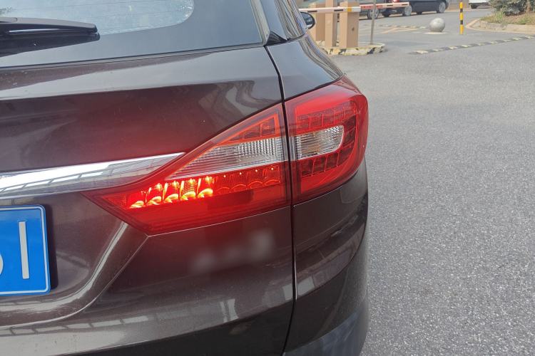 Used Dongfeng Aeolus AX3 2016 1.5L Automatic ZhiKu Model
