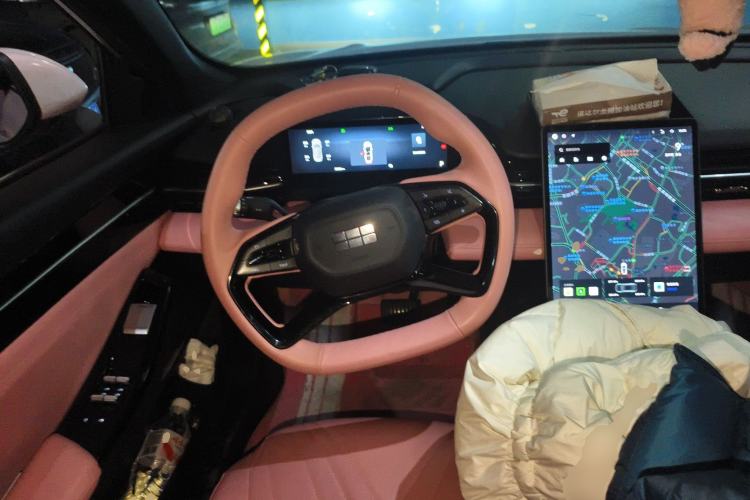 Used Geely Galaxy L6 2023 125km PLUS
