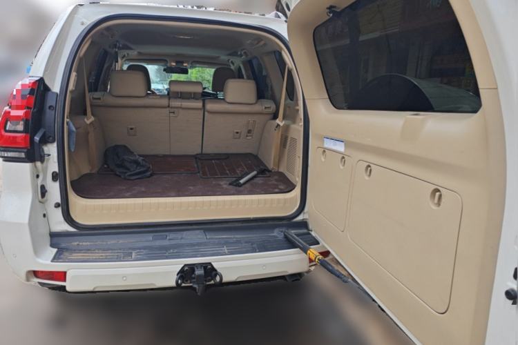 Used Toyota Prado 2018 3.5L Automatic TX-L with Rear-Mounted Spare Tire Trunk