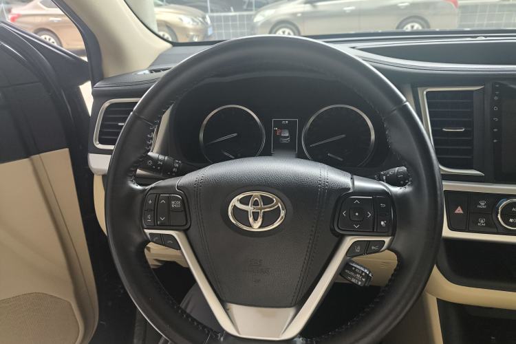Used Toyota Highlander 2018 2.0T Four-Wheel Drive Luxury Version 7 Seats China VI Standard