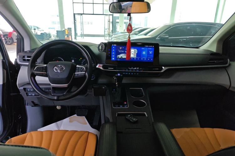 Used Toyota SIENNA 2021 2.5L Hybrid Comfort Edition Center Console