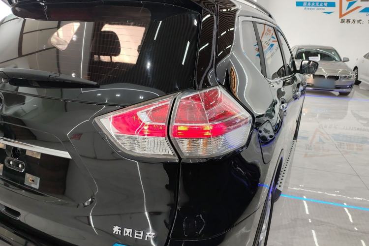 Used Nissan X-Trail 2015 2.0L CVT Comfort MAX Edition 2WD
