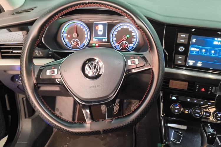 Used Volkswagen Passat New Energy 