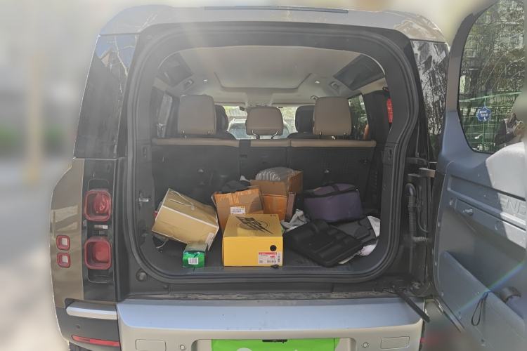 Used Land Rover Defender 2020 110 P400 HSE Trunk