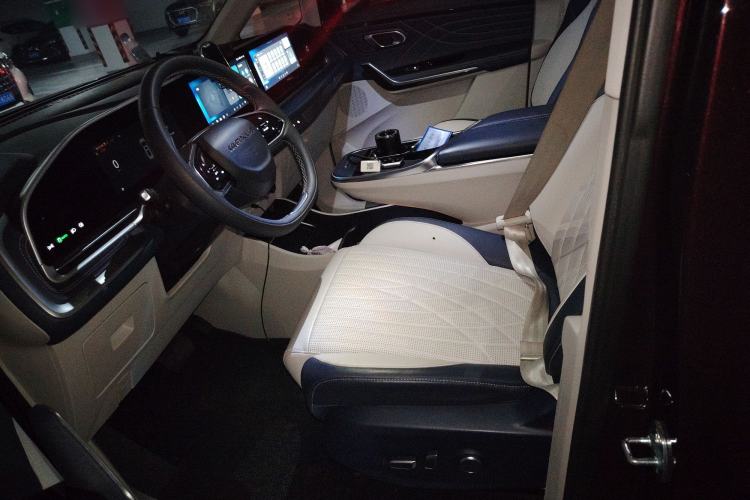 Used SAIC MAXUS Dajia 9 2022 Long-Range Ranch 7-Seater Version