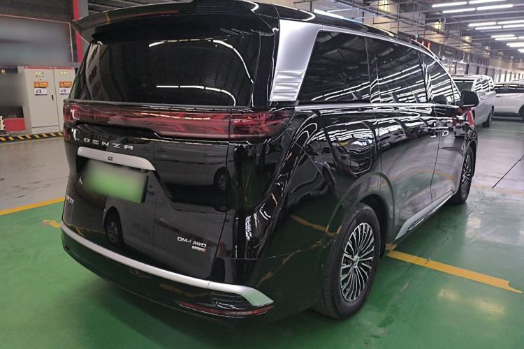 Used Denza D9 2025 DM-i Smart Drive 1020 Four-Wheel Drive Deluxe Model
