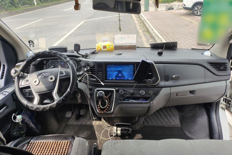 Used SAIC MAXUS Xintu V80 2021 2.0T Manual Classic Aoyuntong 127 PS Mid-axle Mid-roof 6/7/8/9-Seater