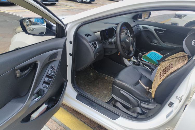 Used Hyundai Elantra (5th Generation / Langdong) 2015 1.6L Manual Fashion Edition
