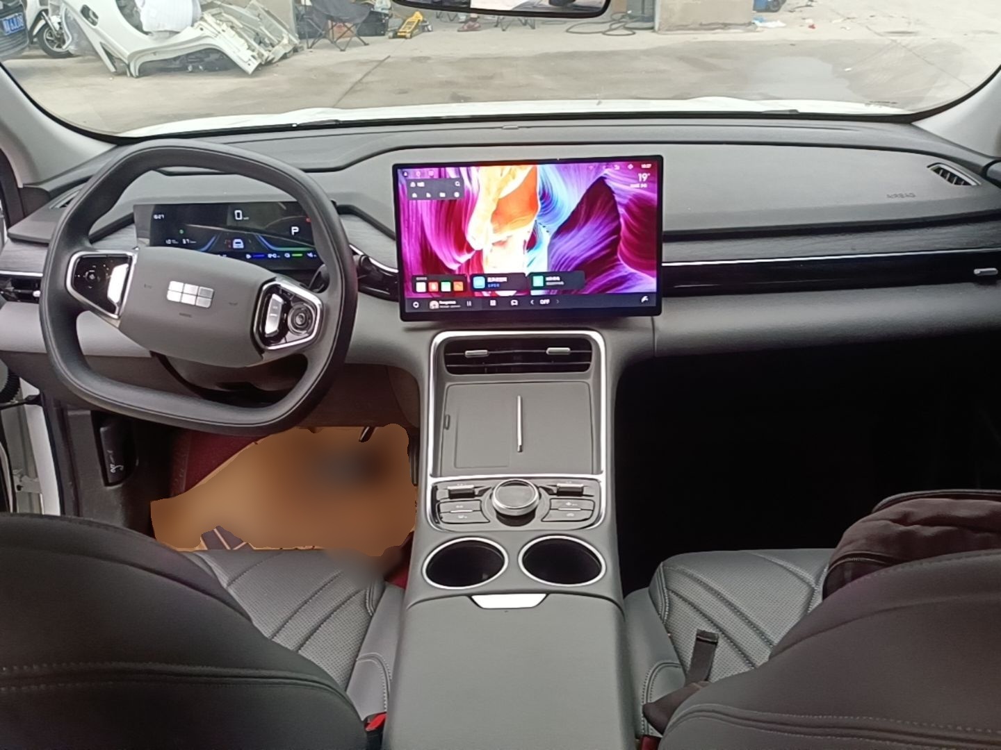 Geely Galaxy L6 2025 EM-i 60km Launch Edition — снимка 12