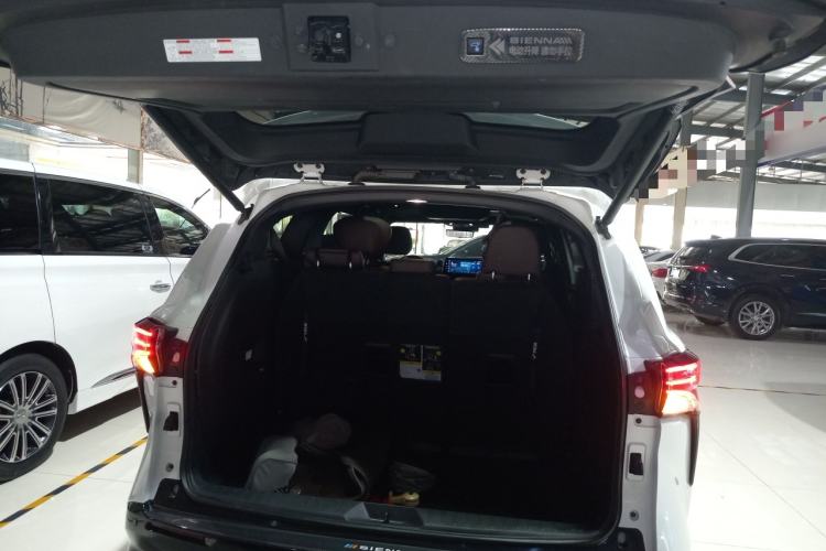 Used Toyota SIENNA 2021 2.5L Hybrid Platinum Edition Trunk