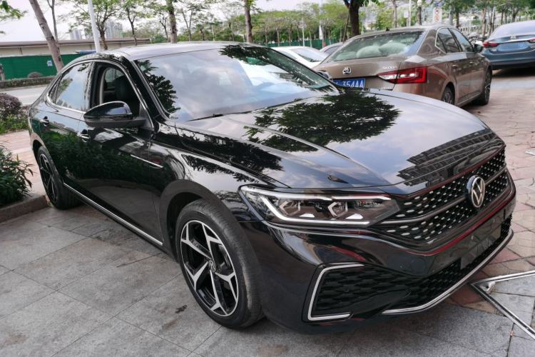 Used Volkswagen Passat 2023 Revised 330TSI Starry Luxury Edition Front Right 45 Deg