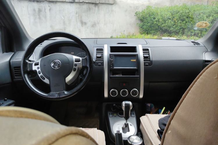 Used Dongfeng Fengdu MX6 2015 2.0L CVT Two-Wheel Drive Dream Edition
