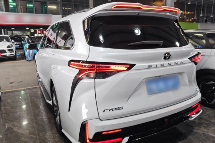 Used Toyota SIENNA 2024 2.5L Hybrid Comfort Edition