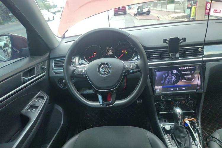 Used Volkswagen C-TREK 2017 1.6L Automatic Luxury Model
