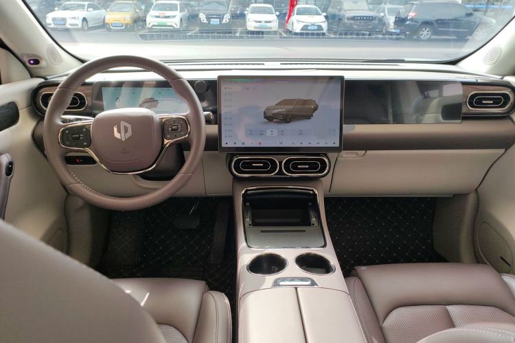 Used Leapmotor C11 2024 Range-Extended 300 Luxury Edition
