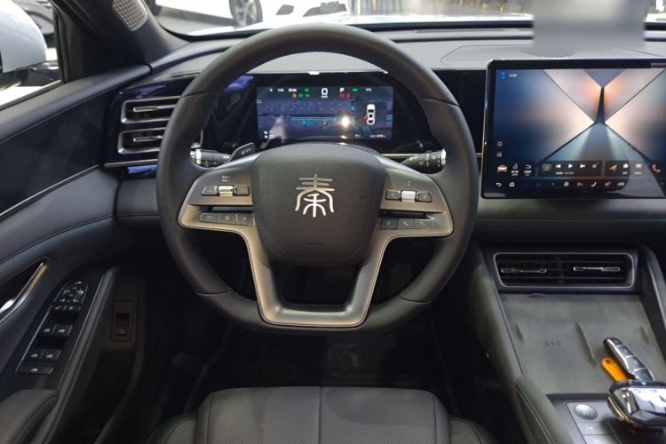 Used BYD Qin L 2025 DM-i Smart Drive 120KM Superior Model
