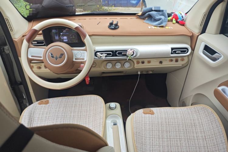 Used Wuling Hongguang MINIEV 2024 3rd Generation 215km Youth Edition Center Console