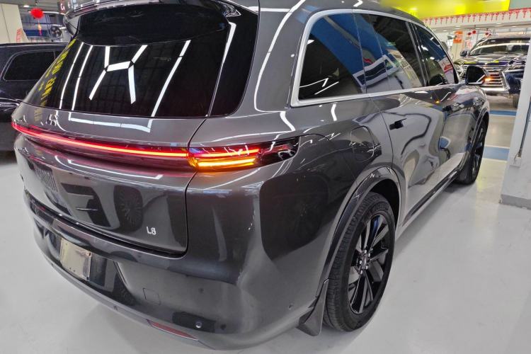 Used Li Auto L8 2023 Pro Model
