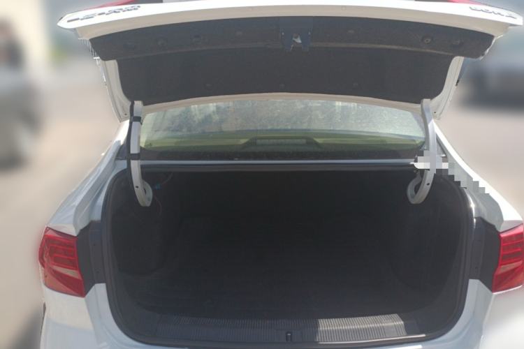 Used Volkswagen Bora 2016 1.6L Automatic Fashion Model Trunk