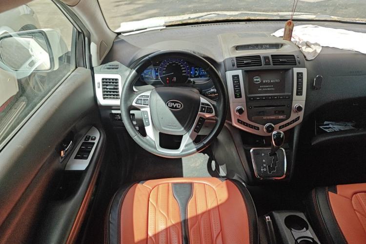 Used BYD S6 2014 2.4L Automatic Prestige 5-Seater
