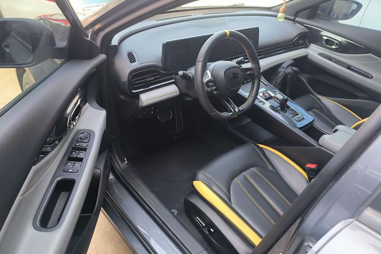 Used GAC Trumpchi EMPOW 2021 270T DCT J15 Version Driver Seat