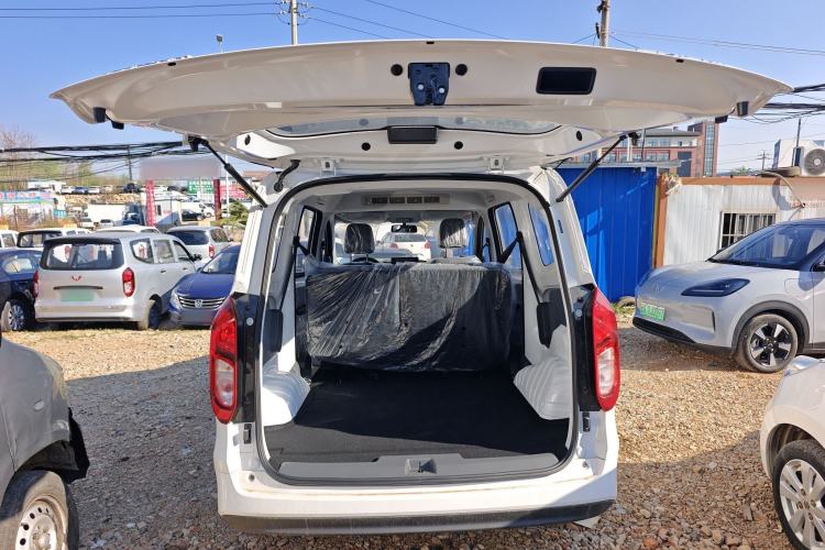 Used Wuling Hongguang New Energy 2025 Extended-Range Hybrid 50 km Standard Version
