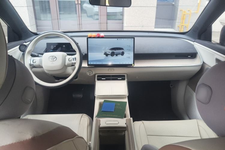 Used Toyota BZ 3X 2025 520 Pro Center Console