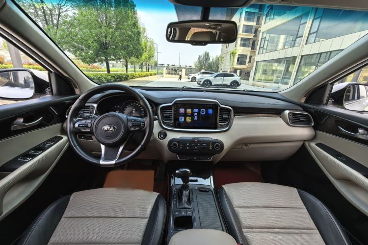 Used Kia Sorento 2015 Sorento L 2.2T Diesel 4WD Elite Edition 7 Seats China IV Standard Interior 4