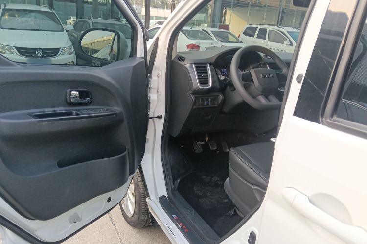 Used Jinbei Gold Hiace M Classic 2024 1.5L Travel Lion Passenger Van 6 Seats