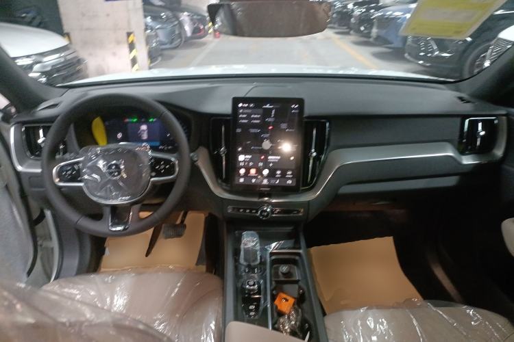 Used Volvo XC60 2026 B5 4x4 Smart Luxury Edition